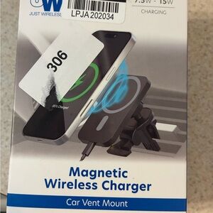Black Magnetic Wireless Charger Car Vent Mount